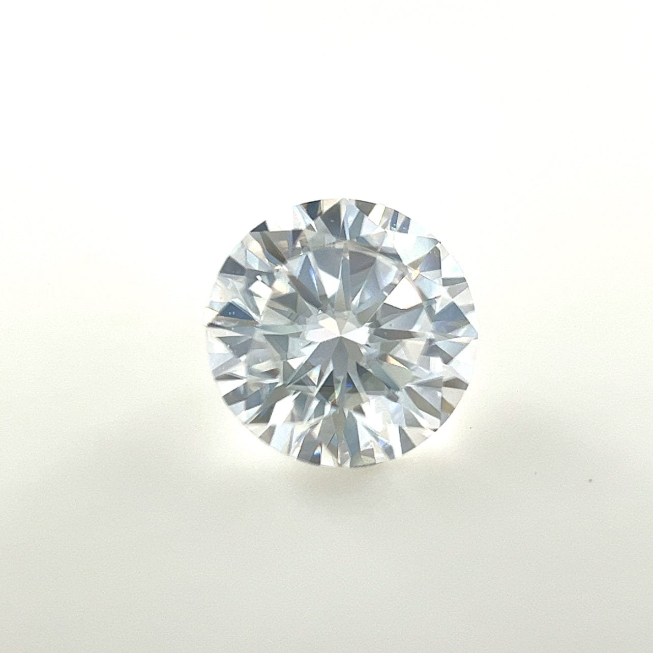 7.5mm Round White Moissanite