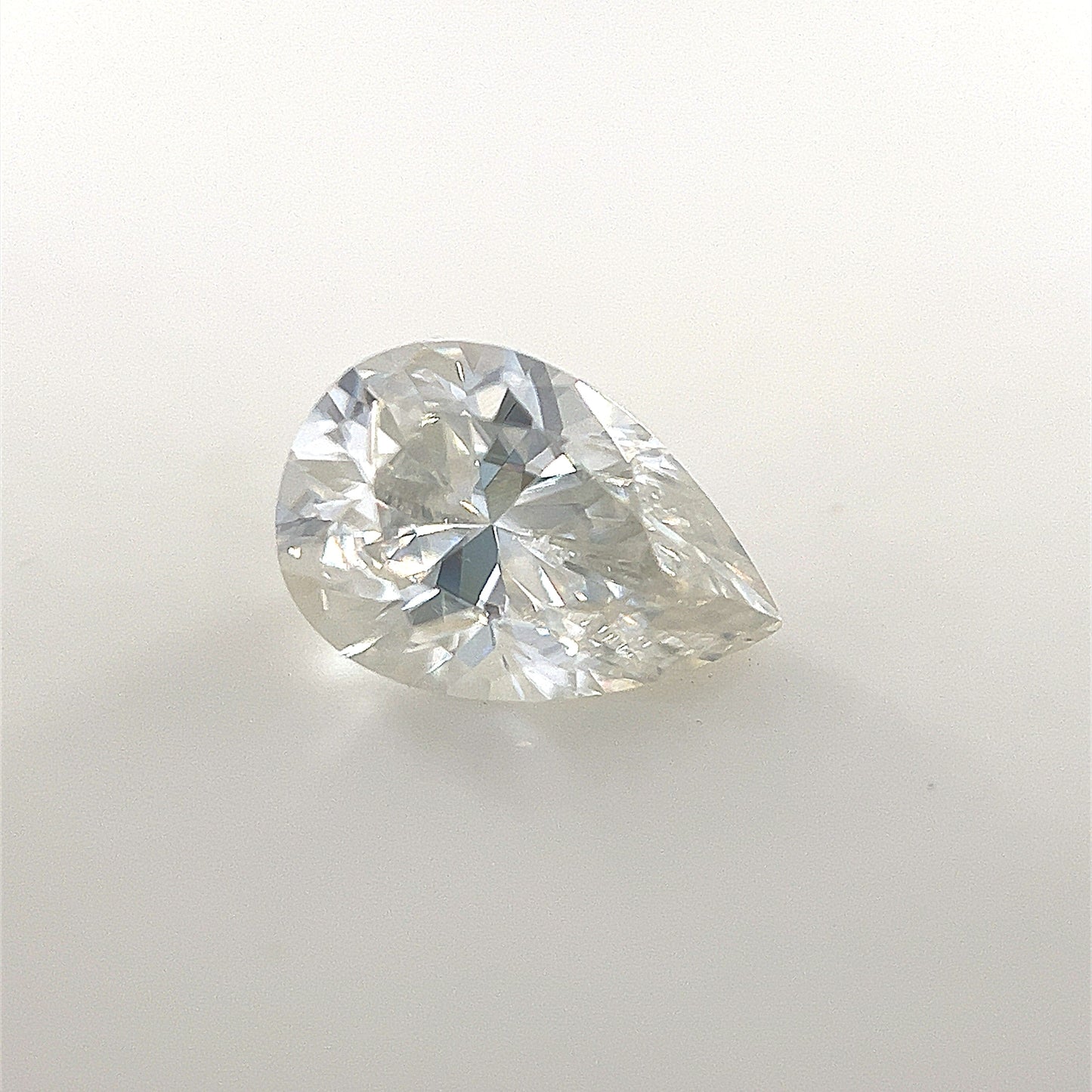 9x6 Pear White Moissanite