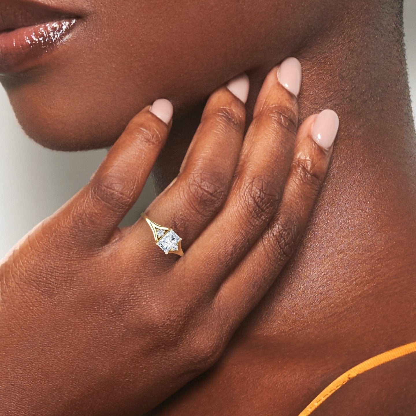 White Diamond Elegant Minimalist Three-Stone Engagement Ring - Jieyu