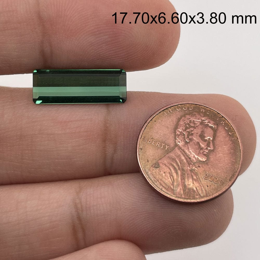 17.7x6.6 Emerald Green Tourmaline