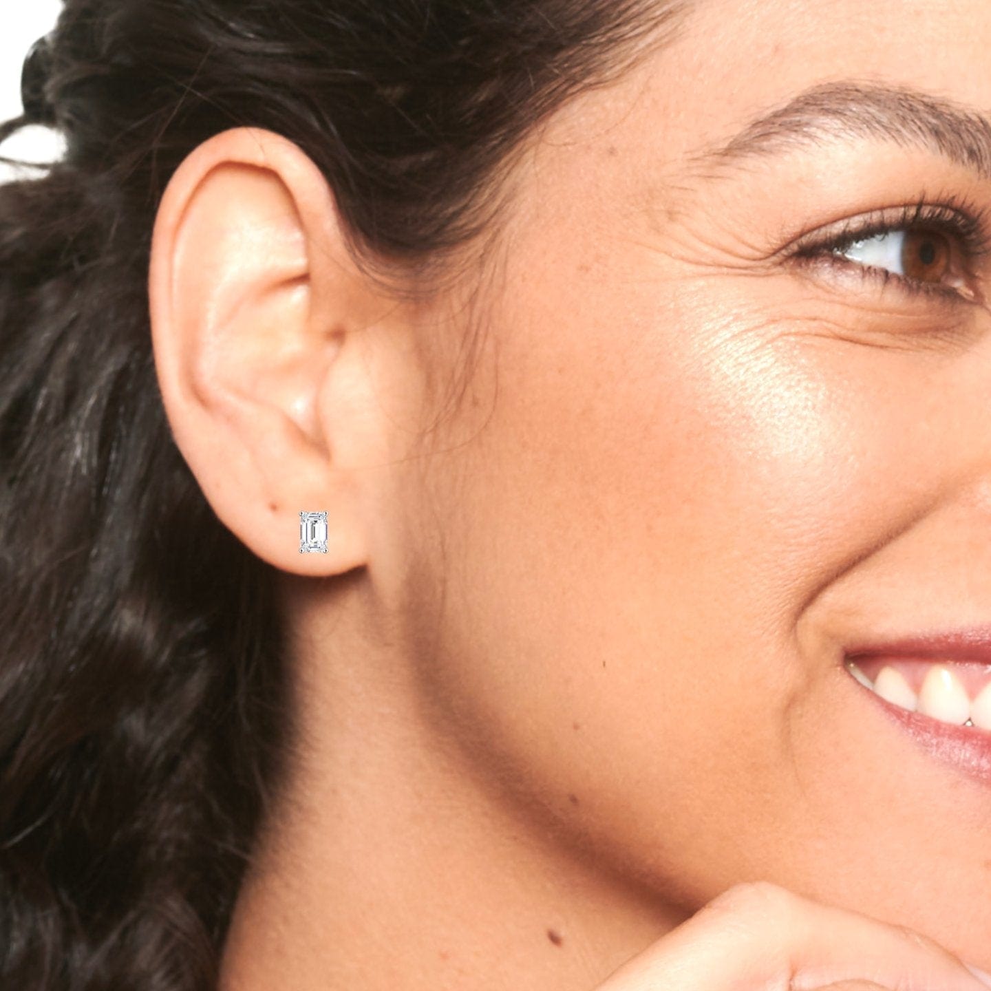 White Diamond 6x4mm Classic Four-Prong Stud Earrings - Jimena