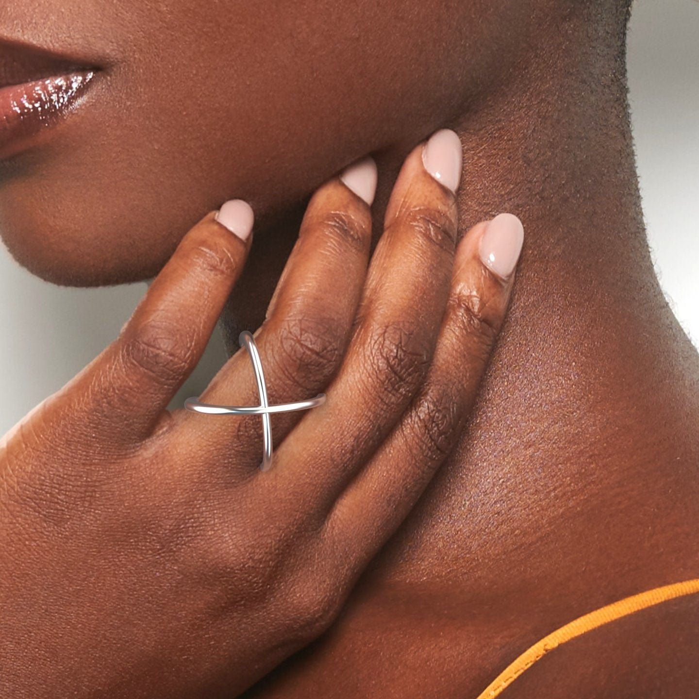 Minimalist Gold Criss Cross Ring - Tula
