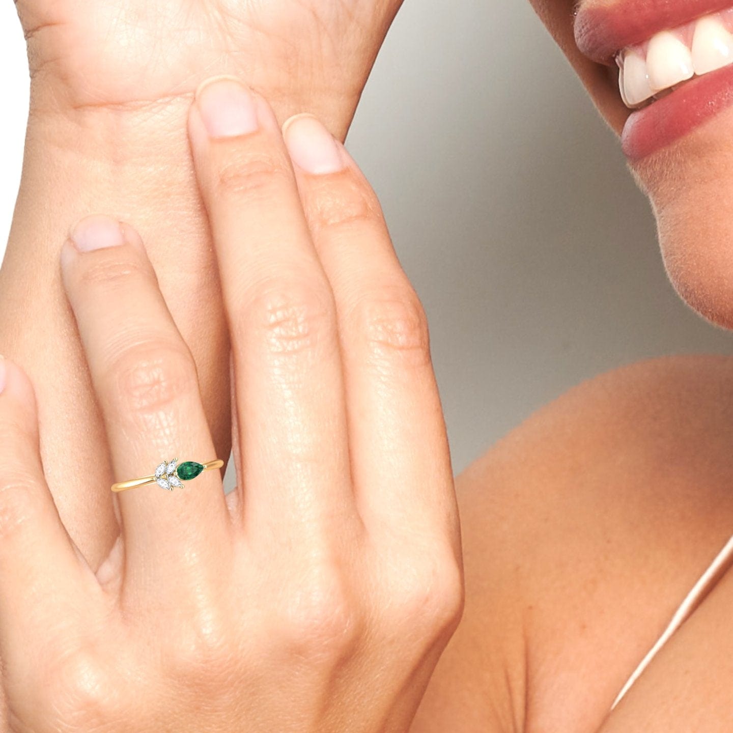 0.21-carat Emerald & Diamond Fancy Ring in 14K Yellow gold, julia style, hand second view